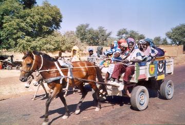 Chariot_équin_transport_personnes_Mali_2004_Eric_Vall